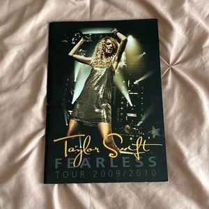 Taylor Swift Fearless Tour Book